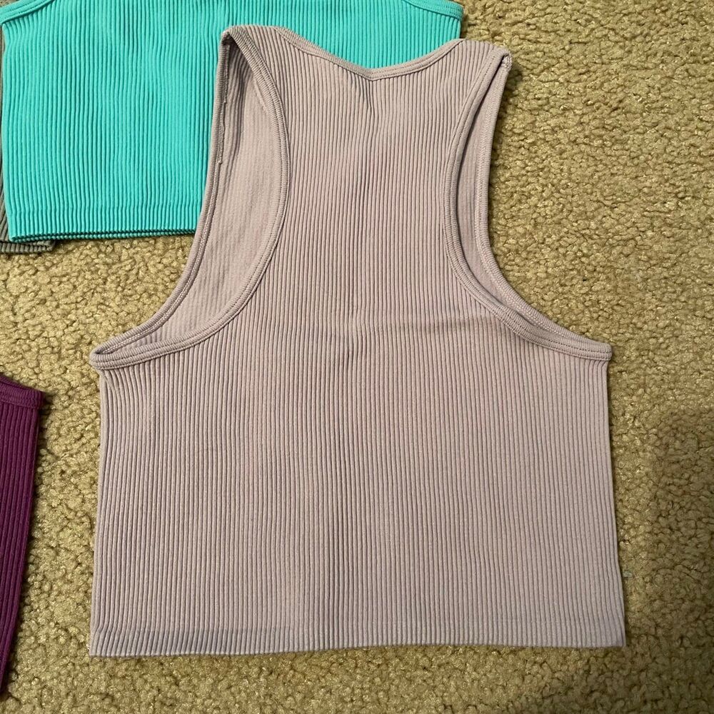 Ribbed crop tank tops bundle - Picture 3 of 3